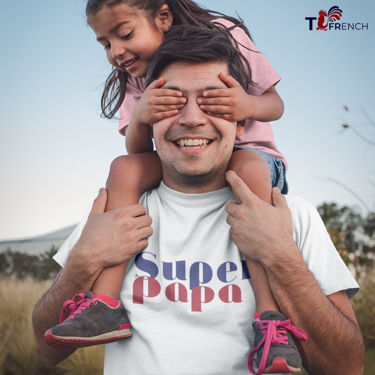 T-shirt super papa en coton bio de T-French, t-shirt fête des pères, t-shirt fête des papas, tee shirt super papa, t-shirt idée cadeau fête des pères, t-shirt super papa blanc