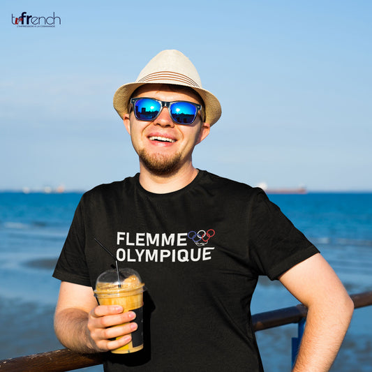 T-Shirt Mixte Bio - Flemme Olympique, t-shirt humour flemme olympique, t-shirt jeux olympique, t-shirt jo Paris 2024, t-shirt humour jeux olympique, tee shirt homme humour, tee shirt jeux olympique, tee shirt JO de Paris 2024, tee shirt flemme olympique, t-shirt anneaux olympique, t-shirt humour noir flemme olympique 