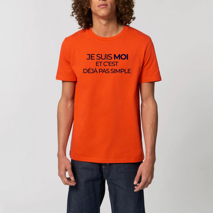 t-shirt mixte en coton bio je suis moi et c'est déjà pas simple de T-French, t-shirt homme humour, t-shirt femme humour, t-shirt je suis moi et c'est déjà pas simple, tee shirt en coton bio, t-shirt message humour, t-shirt drôle, t-shirt humoristique je suis moi, t-shirt Orange